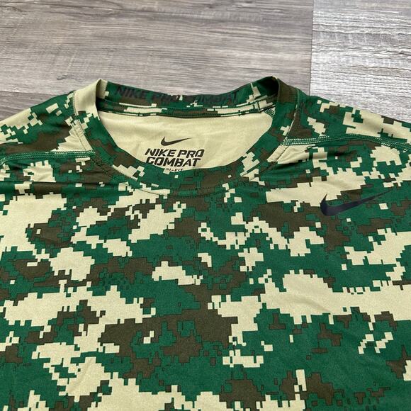 Nike Pro Combat Dri Fit Digi Camouflage Mens XL Compression Mini Swoosh T-Shirt - Picture 1 of 9